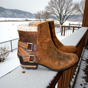 Sorel Women’s Brown Leather Nubuck Buckle Traction Ankle Boots Size 9.5